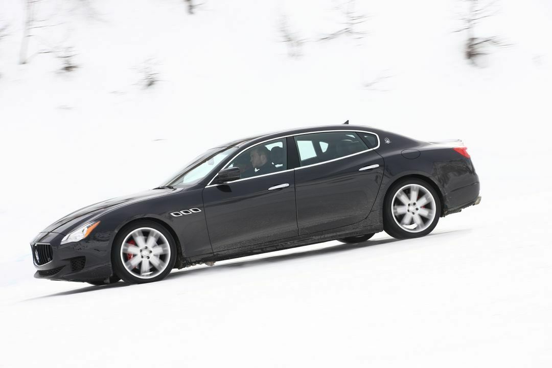MT-Redakteur Philipp Monse im Quattroporte und auf Eis