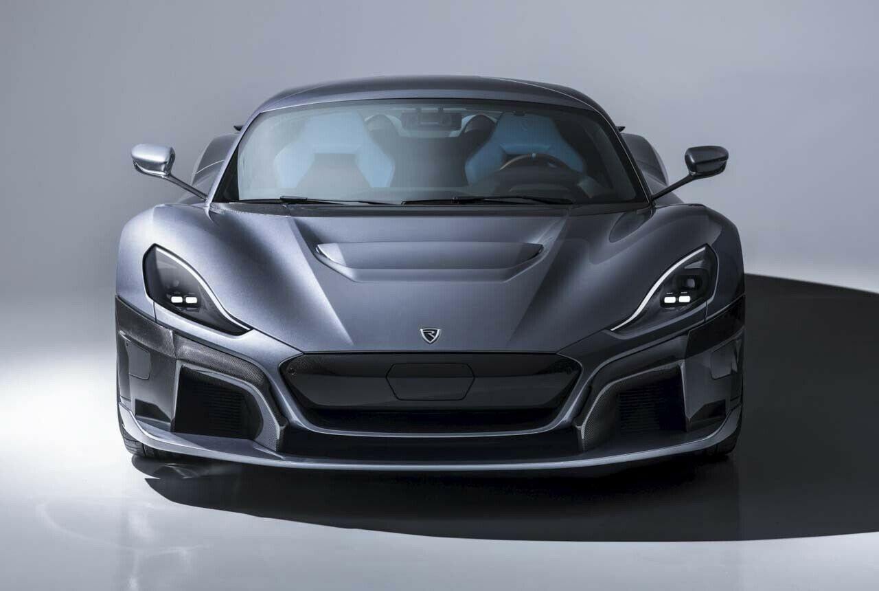 Lieber Platz machen, wenn diese Schnauze im Rückspiegel auftaucht: Der Rimac Concept 2 soll bis zu 412 km/h schnell werden
