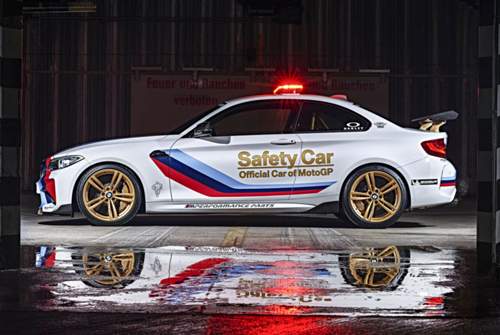 Fürs Auge: BMW lackiert Felgen, Käfig und Schritzüge in Gold
