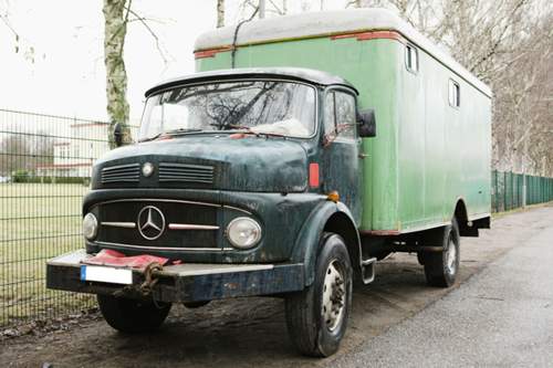 Jörgs Bus war schon in Portugal - für weite Reisen fehlt dem IT-Experten nun das Geld