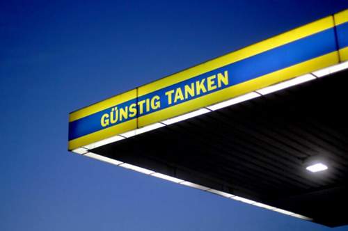 Wann ist Tanken am günstigsten? Der ADAC sagt: Unter der Woche abends. Auf einen bestimmten Tag will man sich nicht mehr festlegen