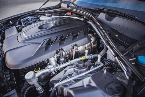 Knurriger Diesel: Die Laufkultur des 2,2-Liter-Motors "beeindruckt" besonders im Stand