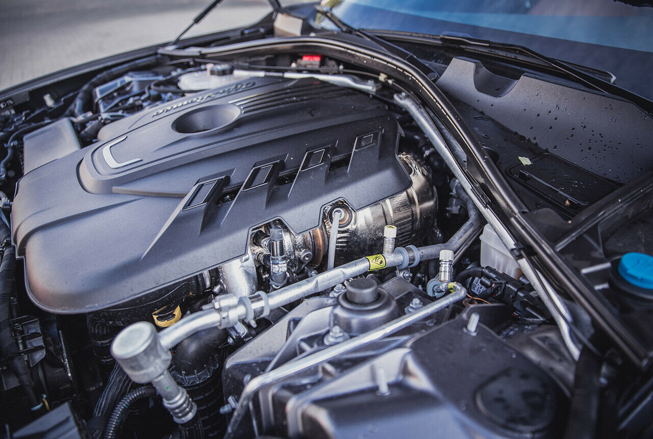 Knurriger Diesel: Die Laufkultur des 2,2-Liter-Motors "beeindruckt" besonders im Stand