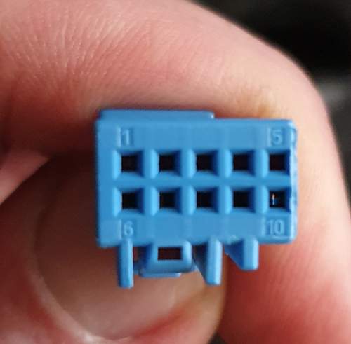Stecker fuer Steckplatz 5 im Tuersteuergeraet.jpg