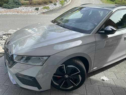 Octavia_RS_sideleft_1