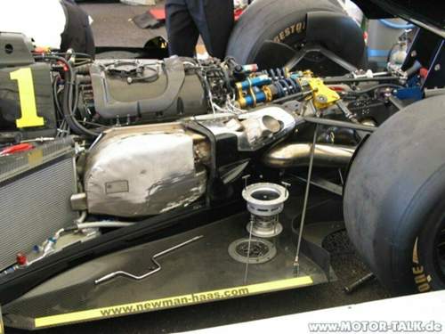 Toyota-engine-in-cristiano-da-matta-s-cart-lola-b02