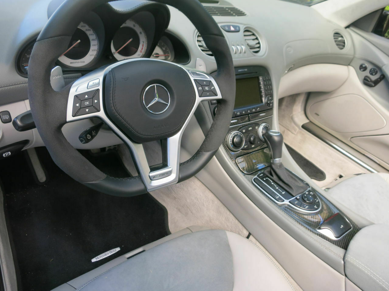 SLS - suche Carbonteile und Lenkrad