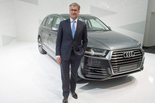 Audi-Chef Rupert Stadler will in der Stadt Somerville (USA) Lösungen für die Vernetzung von Autos und Verkehrssystemen weiterentwickeln