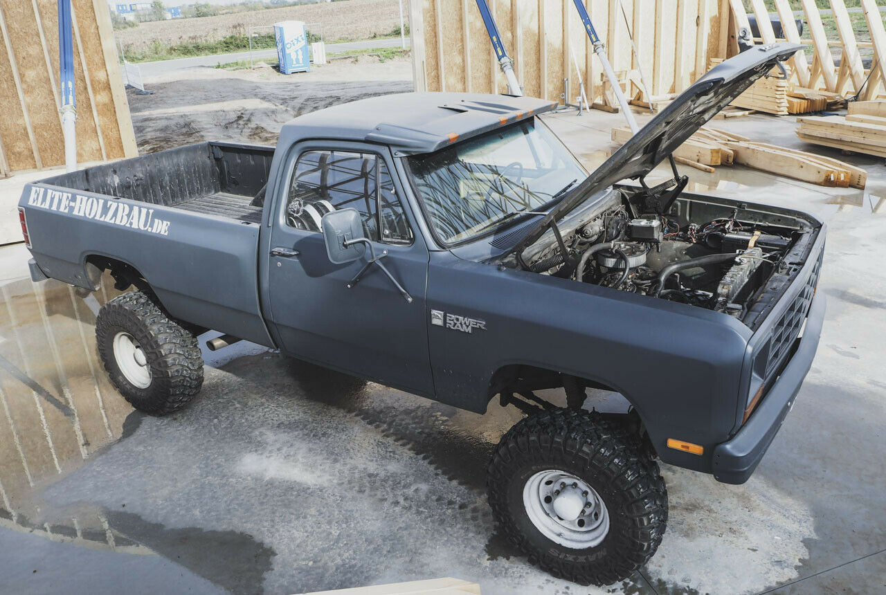 Bei der US Army dienten Zehntausende Dodge Ram als Truppentransporter, Werkstattwagen oder Ambulanzen mit mehreren Tragen