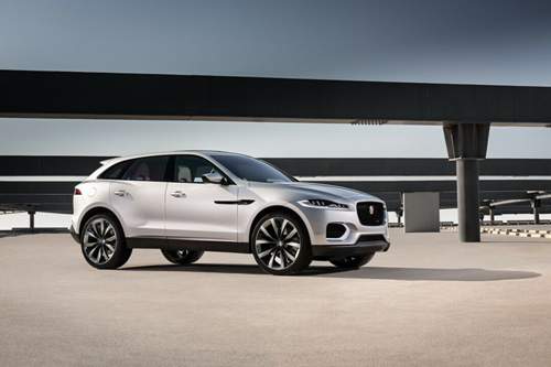 Mit einer Länge von 4,70 Metern passt der Jaguar C-X17 genau in die Lücke zwischen X3 und X5