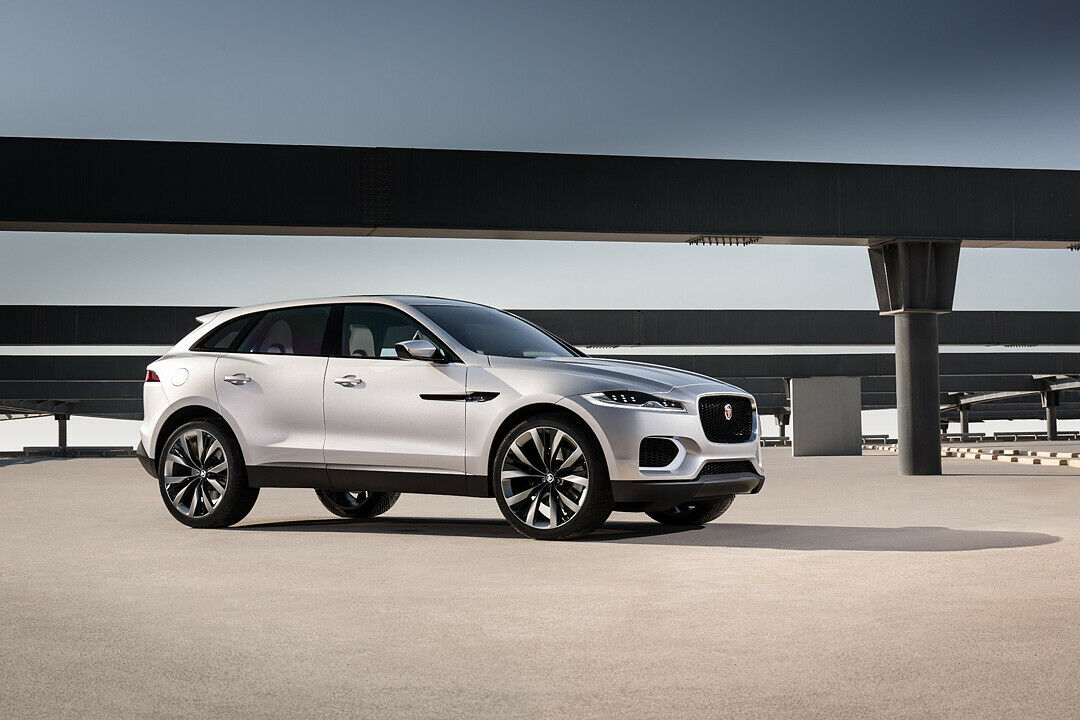 Mit einer Länge von 4,70 Metern passt der Jaguar C-X17 genau in die Lücke zwischen X3 und X5
