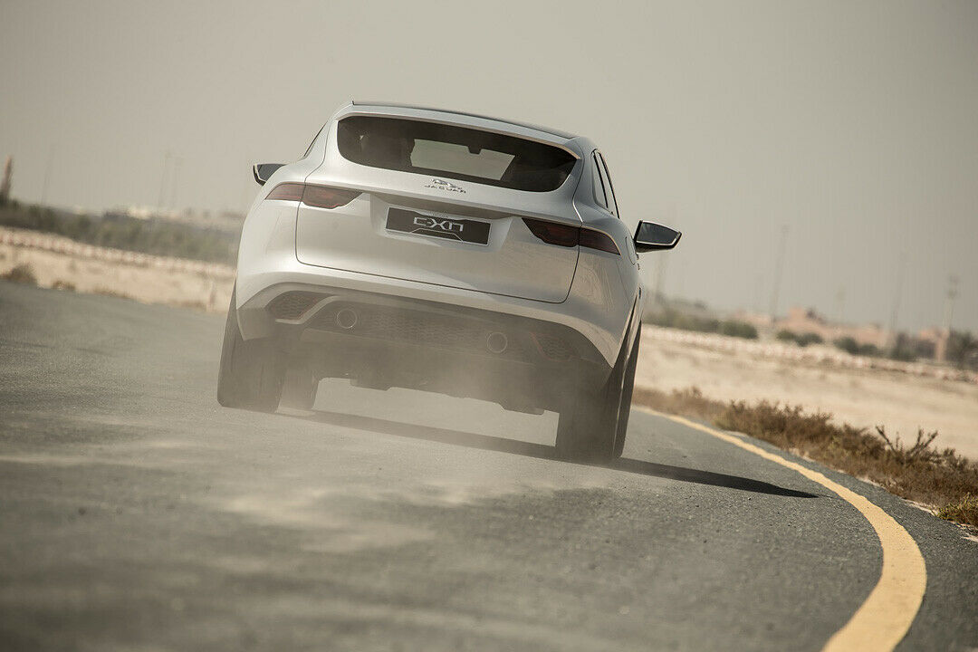Der Jaguar C-X17 stiehlt in Dubai allen anderen Autos die Show