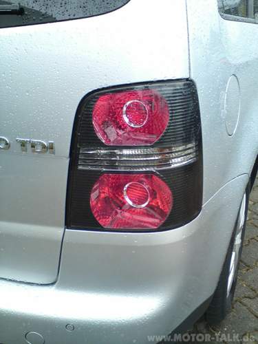 Vw-touran-rueckleuchten-schwarz-001