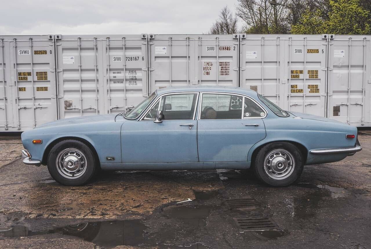 Oliver Rebel fand den Jaguar ohne große Historie bei einem Porsche-Fan, der ihn als Winterauto gekauft hatte