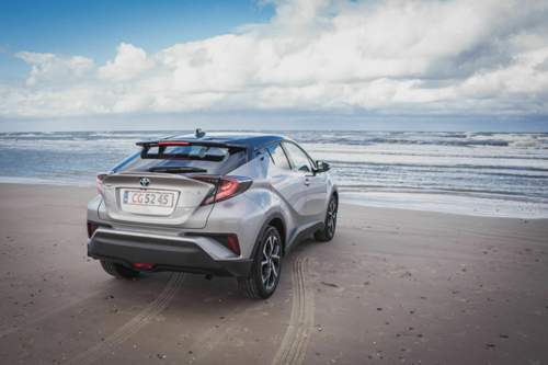Neben dem Hybrid bietet Toyota noch einen 1,2-Liter-Turbo-Benziner mit 116 PS an, außerdem einen 2,0-Liter-Benziner mit 148 PS