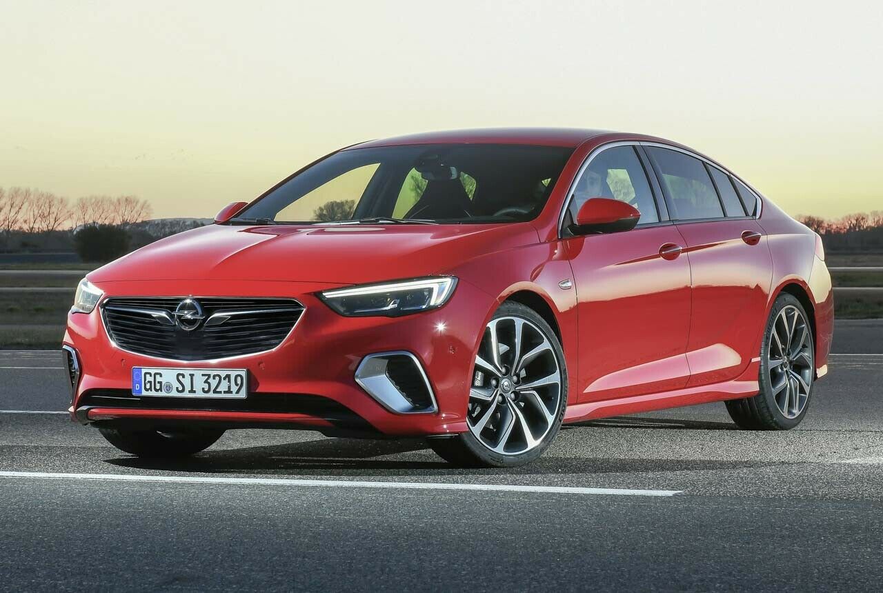 Die Lufteinlässe am Insignia GSI tragen Chromspangen