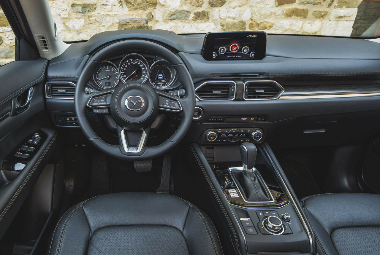 Im Innenraum des Mazda CX-5 gefällt die Verarbeitung genauso wie die Materialauswahl, freiliegendes Hartplastik gibt es nicht