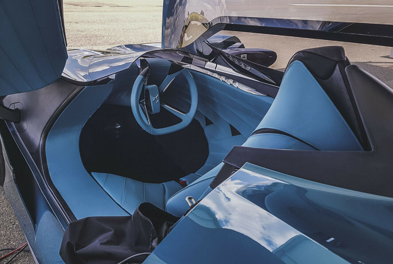 Auf das Nötigste reduziert: Cockpit der Fahrerkabine