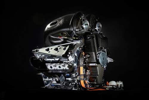 Seit 2014 fährt die Formel 1 mit 1,6-Liter-Turbo-Hybridaggregaten. Die Mercedes-Einheit aus dem Vorjahr soll rund 950 PS geleistet haben