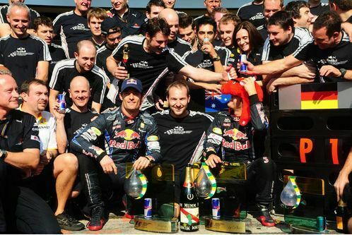 so-koennen-die-kandidaten-weltmeister-werden-fans-ferrari-gp-brasilien-2010-f498x333-f4f4f2-c-ed818bb4-427334