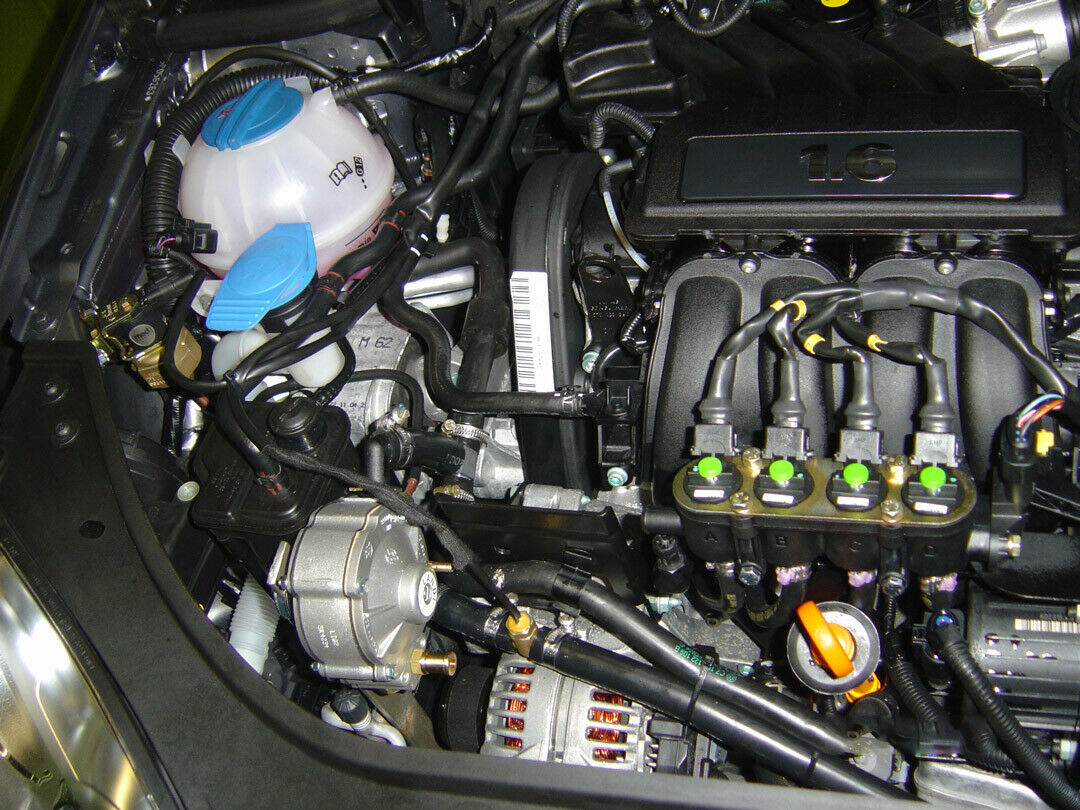 Eine sequenzielle Autogasanlage an einem Vierzylinder-Motor