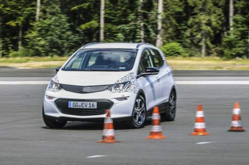 Opel Ampera-e: Das General-Motors-Elektroauto bleibt im Programm. Allerdings wird Opel sich nicht um deutlich größere Stückzahlen bemühen