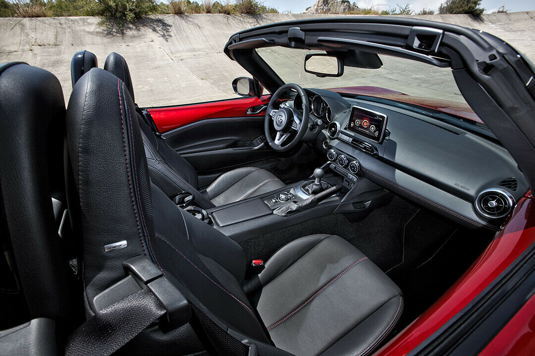 Zum Vergleich: Der Innenraum des Mazda MX-5