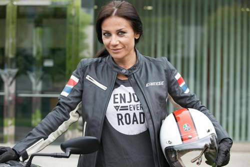 Motorradkleidung sollte zuerst funktional und sicher sein, das Aussehen sollte erst an zweiter Stelle kommen