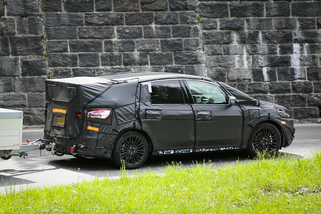Technisch ziehen S-Max und Galaxy höchstwahrscheinlich mit dem Plattformbruder Mondeo gleich