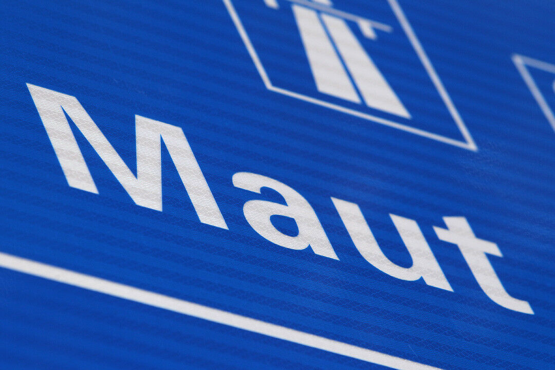 Die Deutschen müssen für die Pkw-Maut 3,19 Milliarden Euro pro Jahr bezahlen, bekommen dies aber über die Kfz-Steuer wieder