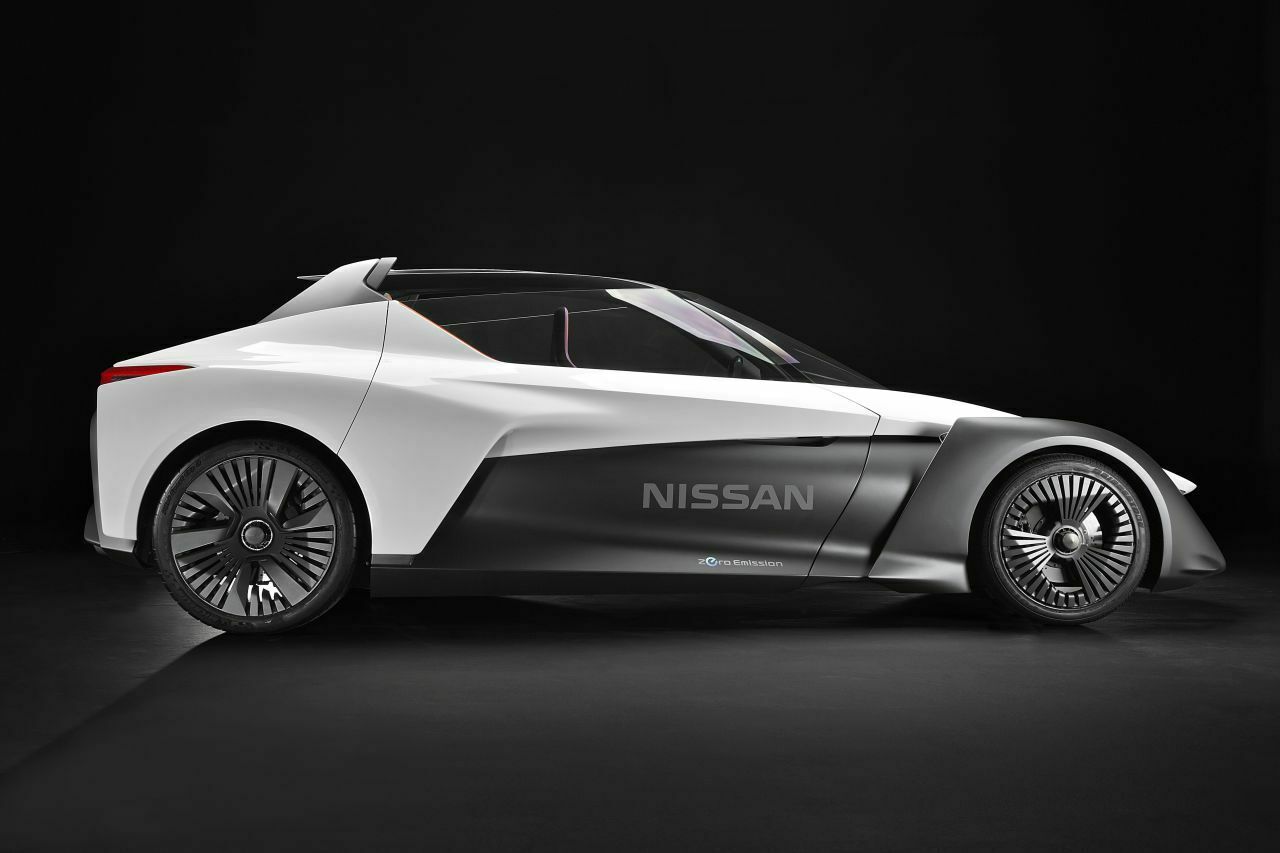 Nissan Bladeglider: Zwei Elektromotoren treiben jeweils ein Hinterrad an