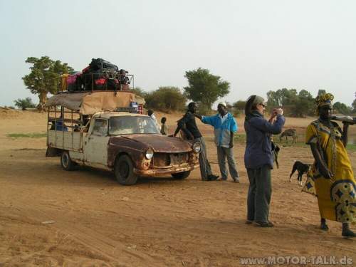 Pijot-404-taxibrousse-djenne-ferryniger-07-02-2010b