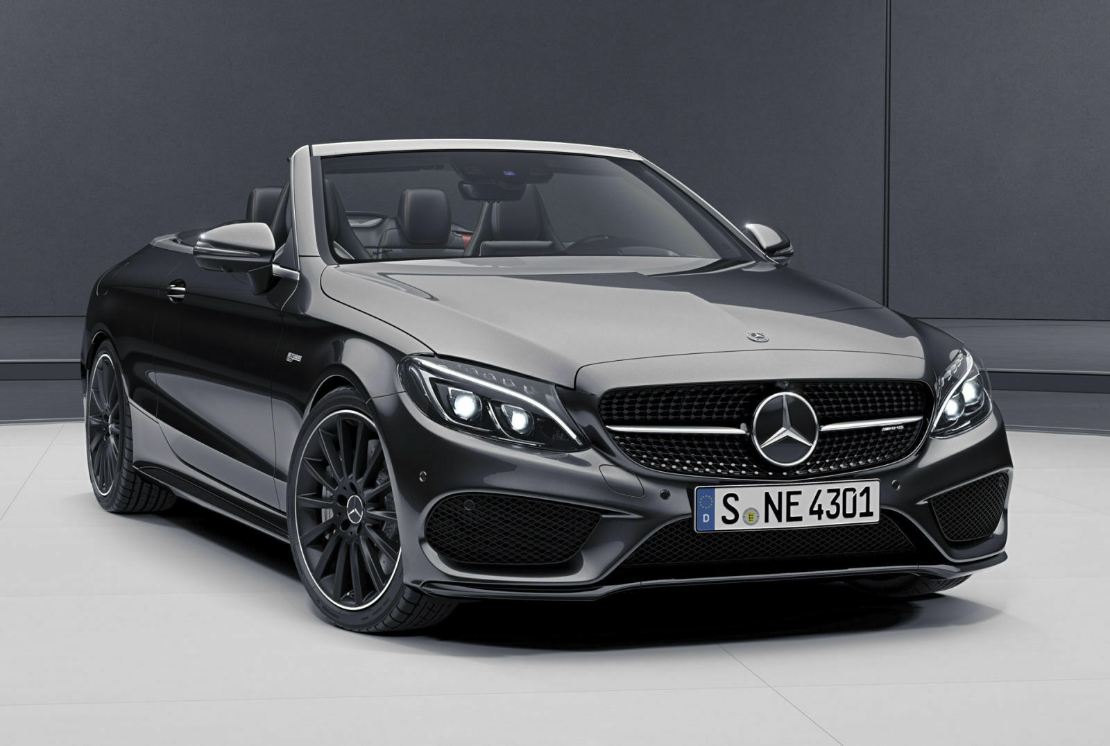 Außen schwarz: AMG C-Klasse in der "Night Edition"