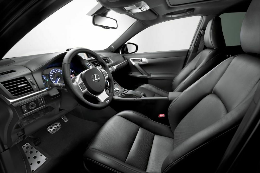 Lexus CT 200h F-Sport v. innen