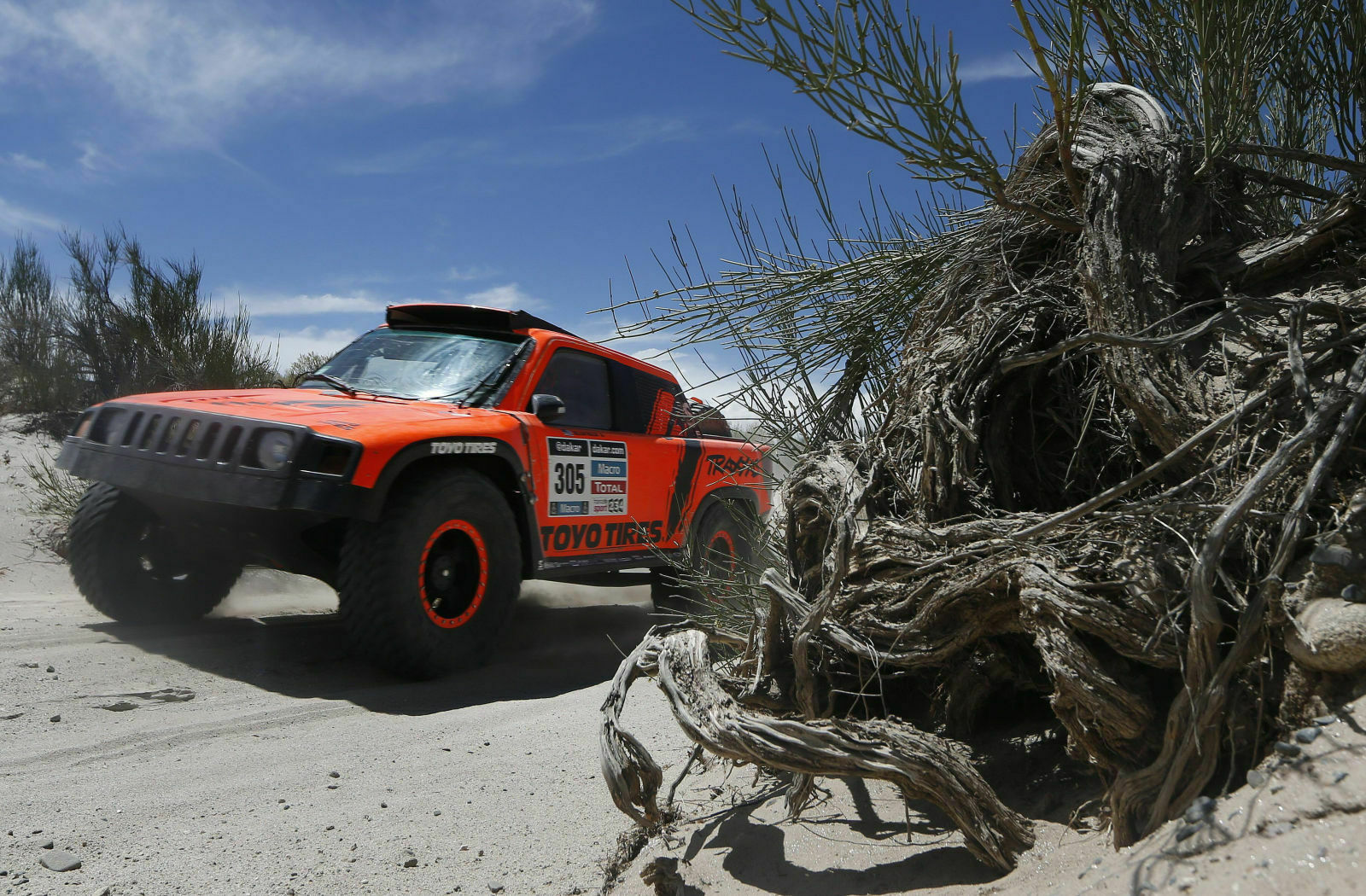 Der US-Fahrer Robby Gordon startet mit der Nummer 305 und als einer der Favoriten - doch bislang lief es nicht so gut für den US-Amerikaner
