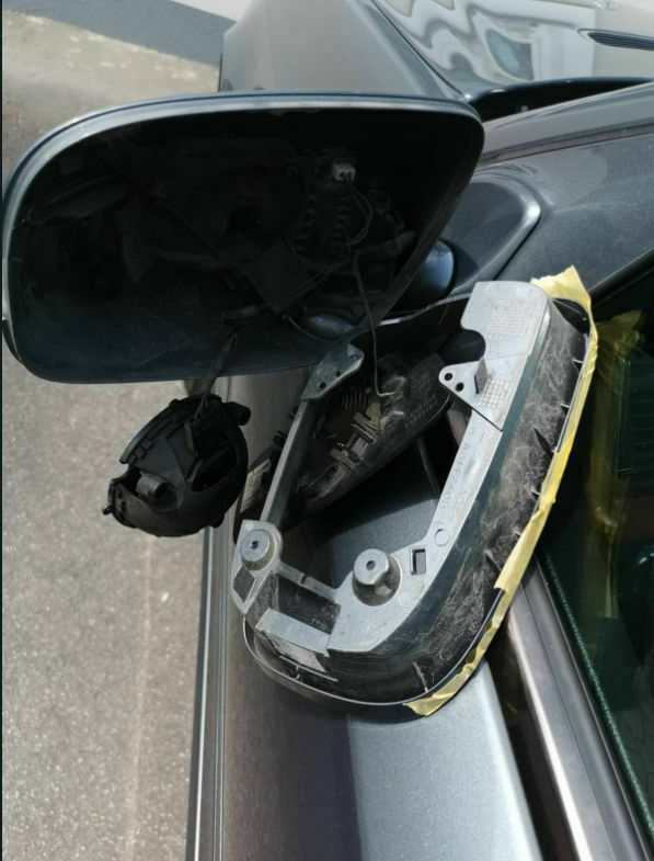 Spiegelblinkerglas auf Fahrerseite kaputt