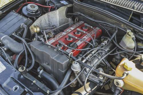 DOHC. 16V. Turbo. Das Cosworth-Triebwerk erfüllt auch abseits vom Ferrero-Regal drei Wünsche auf einmal