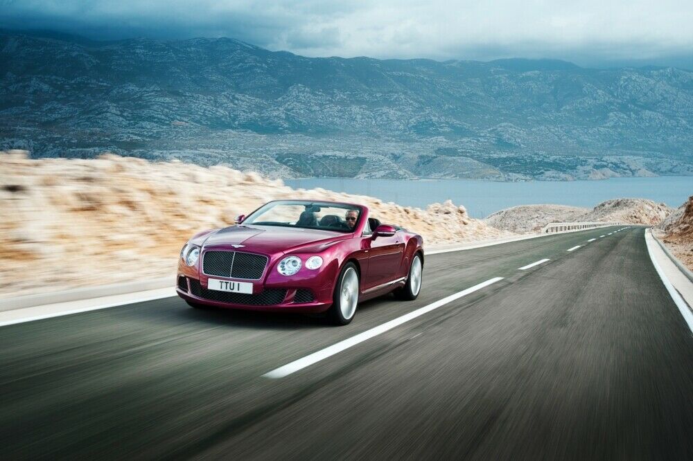 325 km/h: Das schnellste viersitzige Seriencabriolet der Welt.