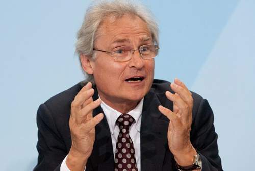Der Leiter dr Nationalen Plattform Elektromobilität (NPE), Henning Kagermann, fordert einen Spritgroschen für die Förderung von E-Mobilen