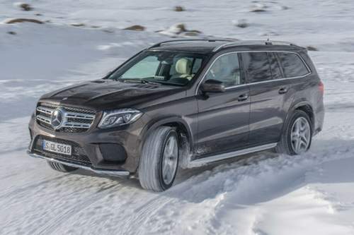 Für Otto-Normal-Fahrer reicht im Winter das Glätte-Fahrprogramm. Für Jäger und Förster gibt es Geländeuntersetzung und Mittendifferenzialsperre
