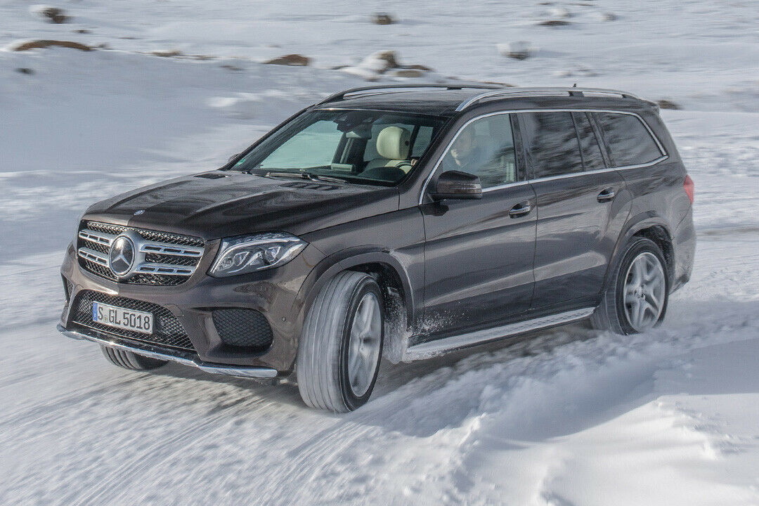 Für Otto-Normal-Fahrer reicht im Winter das Glätte-Fahrprogramm. Für Jäger und Förster gibt es Geländeuntersetzung und Mittendifferenzialsperre