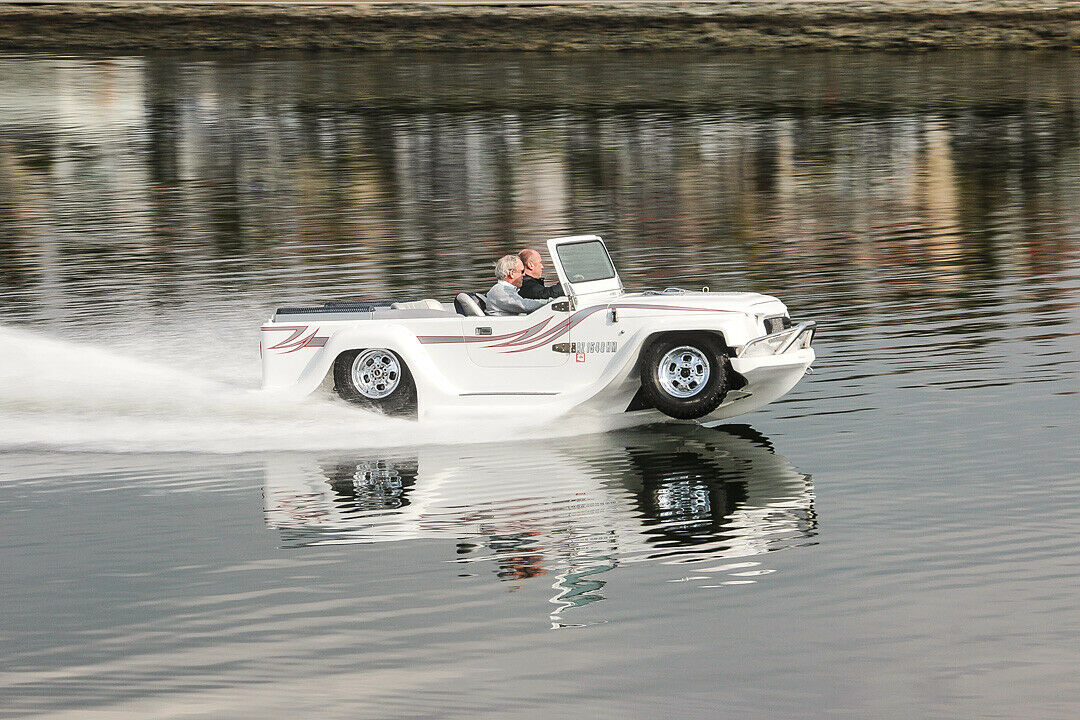 Auf dem Wasser düst das Watercar bis zu 70 km/h schnell