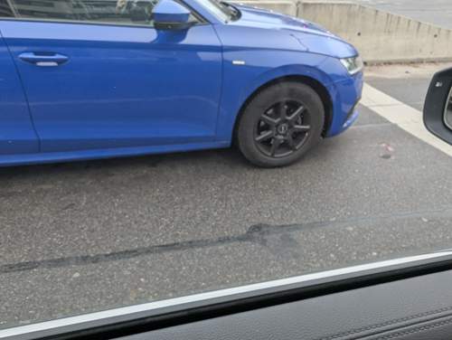Pdc-an-ampel-abstand-auto-links
