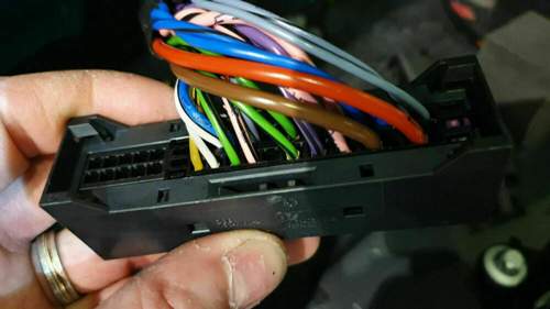 Kabelfarben-burmester-sound-w213-plusseite-als-bild