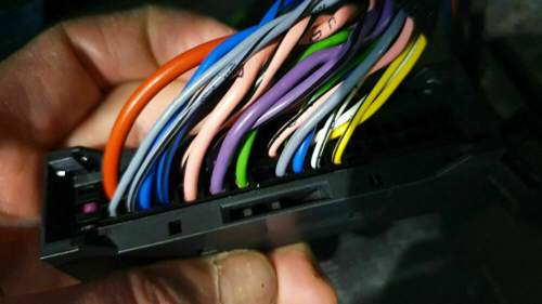 Kabelfarben-burmester-sound-w213-minusseite-als-bild