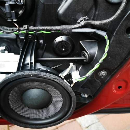 W213 Highend System, Tür Kickbass