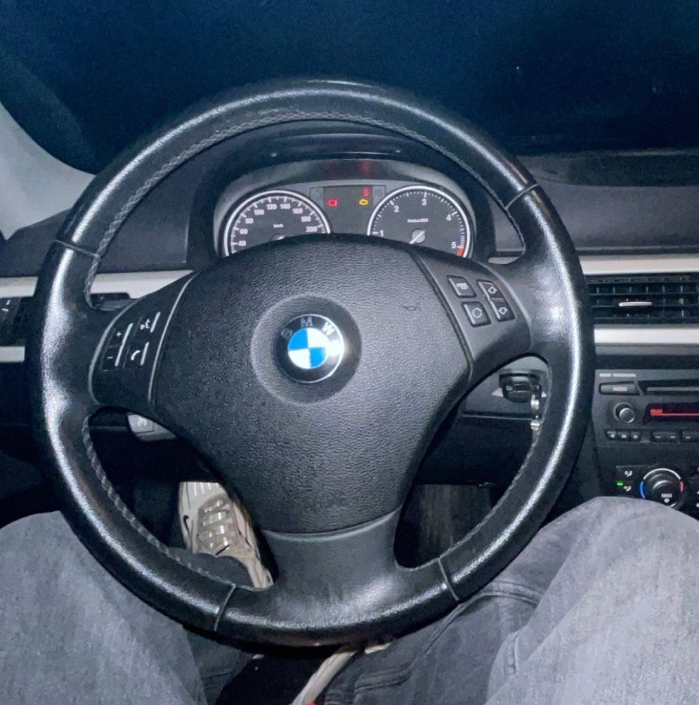 Standart BMW E90 Lenkrad gegen M-Lenkrad tauschen?