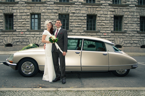 Unser ehemaliger MOTOR-TALK-Community-Manager Mitch fuhr in einem Citroën DS 21 Pallas zur Trauung