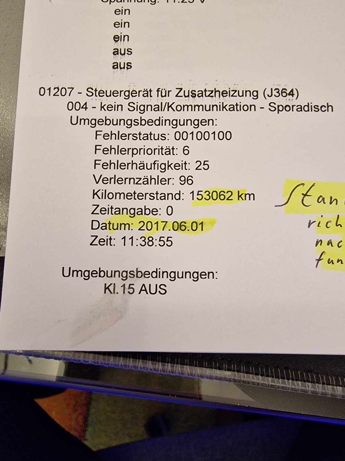 Standheizung einschalten, an der Taste am Klimabedienteil...