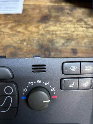 Gitter vor dem Innenraum Sensor